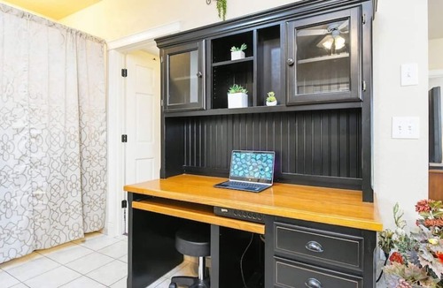 Carver House | Private Spacious Country Estate Guesthouse ★ Pool★ Sauna ★Game Room ★