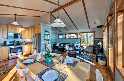 Kingston Cottage | Puget Sound Escape: Private Beach & Oversized Deck