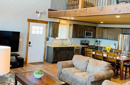 Harbor Village Apartment | Putting green, hot tub, swings, & spectacular views
