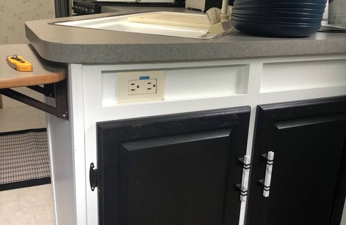 Lake Goodwin Cottage | Quaint 1-bedroom 30' 5th wheel in pleasant Lake Goodwin for relaxing