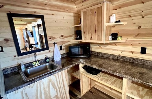 Rockerville Cabin | Quaint Cabin Great to Create New Memories in South Dakota