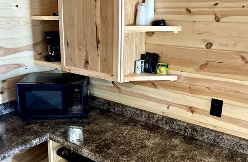 Rockerville Cabin | Quaint Cabin Great to Create New Memories in South Dakota