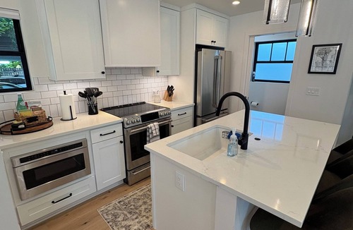 East Queen Anne House | Queen Anne City Escape - 1 bed, 1.5 bath, dog friendly, 1 parking space