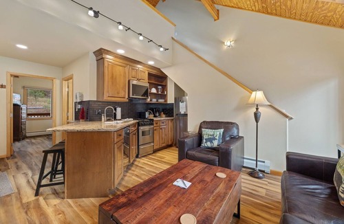 Fall River Estates Condo | Quiet Fall River Suite Fireplace Close to RMNP
