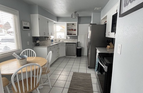 Soda Springs House | Quiet Soda Suite Retreat