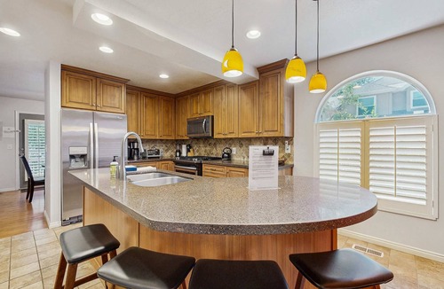 Cottonwood Heights Condo | Quiet & spacious townhome with a private hot tub & great views - close to skiing