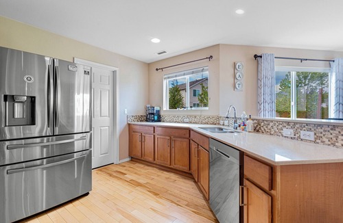 Renton House | R1: Leverage Villa, fenced yard, free street parking