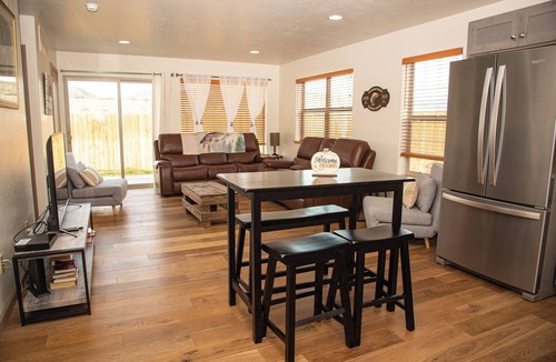 Ennis House | Rainbow Trout Fishing Cottage: Near Yellowstone, Madison River & Summer Fun!
