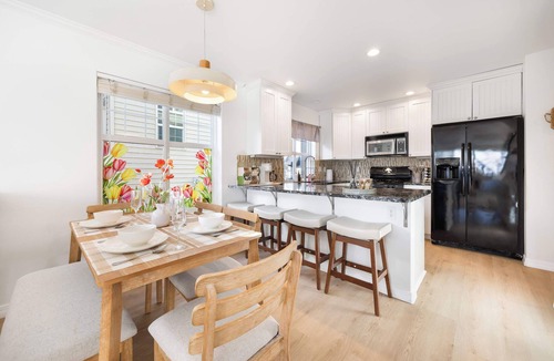 East Queen Anne House | Rare 2BR Modern Urban Escape, Free Parking