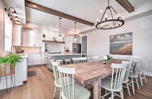 Wapato Point House | Rare Downtown Lake Home | Heated Pool | Sleeps Large Groups, Luxe new home - Private Saltwater pool