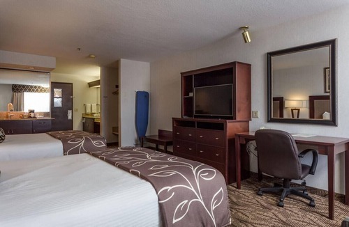 Idaho Falls Resort | RARE FIND! ONE GORGEOUS UNIT! COMPLETE WITH SPA, POOL, HOT-TUB