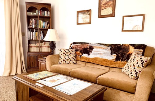 Horse Butte Condo | Red Dog Retreat Condo - all the comforts of home in Yellowstone paradise