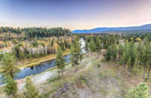 McCall House | Red Tail on the River - Private Hot Tub - River - Clubhouse w/gym, seasonal pool, sauna - Luxury