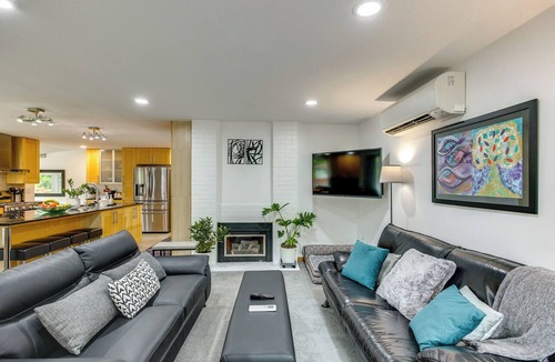 Education Hill House | Redmond Retreat w/Fenced Yard & EV Charger