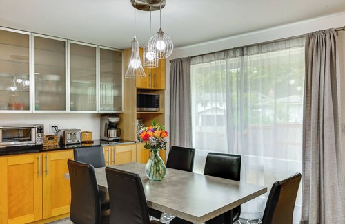 Education Hill House | Redmond Retreat w/Fenced Yard & EV Charger