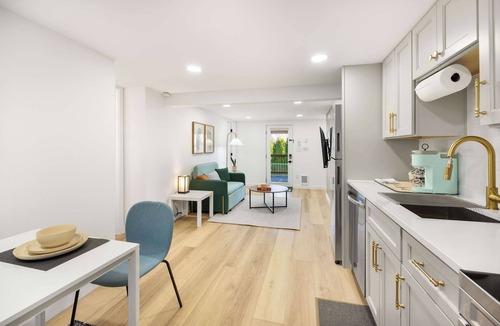 Genesee Apartment | Remodeled 1BR Private Basement – 9 Min to Beach