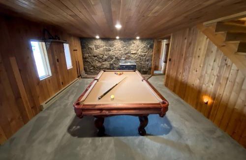 Alpine House | Remodeled Cabin with Pool Table and Hot-Tub in Wyoming