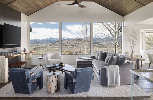 North Gros Ventre Villa | Remodeled home atop West Gros Ventre Butte