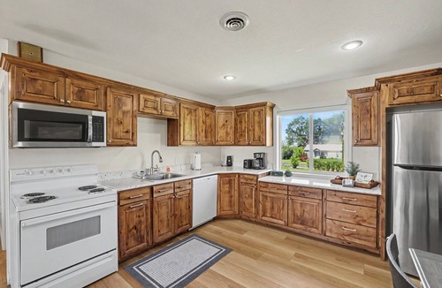 Gooding County Apartment | Renovated 4-bedroom apartment in bucolic Wendell