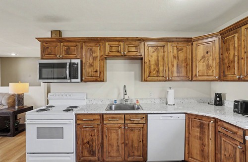 Gooding County Apartment | Renovated 4-bedroom apartment in bucolic Wendell