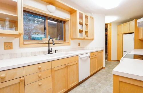 Peaceful Valley House | Restored Historic Cabin l Designed for Groups