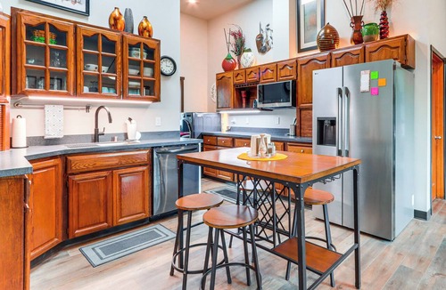 Medical Lake Condo | Retreat with Indoor Swim Spa, Access to Clear Lake