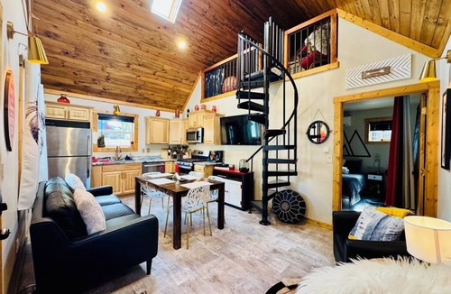 Riggins Cabin | Riggins Riverview Retreat, Triple R Cabin #4