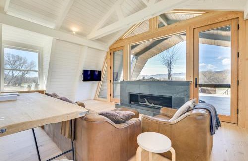 Whitehall House | Riverfront Montana Retreat - Deck, Fire Pit & Pond