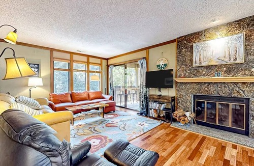 Welches Condo | Riverfront Retreat Ski Golf Hike Kids and Dog Welcome!