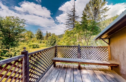 Elk Meadows Cabin | Riverfront Retreat | Cabin in Cle Elum with grill, W/D, & wood stove