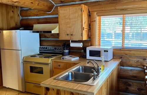 Darby Cabin | Riverside Romance & Adventure at the Aspen Cabin on the Alta Ranch