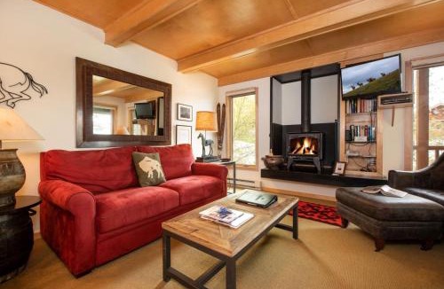 Teton Village Apartment | RMR: La Choumine 8 Condo in Teton Village Steps from the Mountain