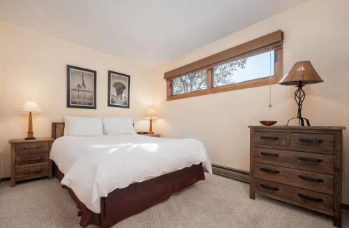 Moose Wilson Road Apartment | RMR: Sagebrush 1311 Condo in The AspensWilsonWY