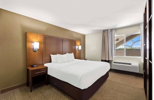 Layton Hotel | Road Trip Adventure Stop | Mountains Nearby & Pool Reset | Local Dining Nearby