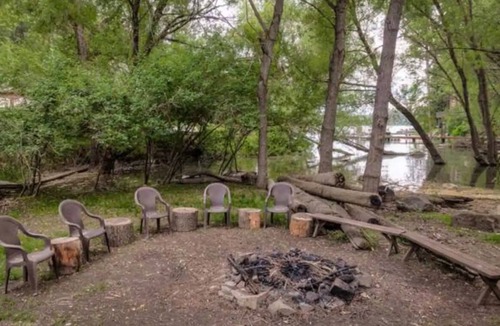 Hayden Lake Cabin | Romantic Lake-Front Cabin w Dock near Coeur d'Alene, Idaho