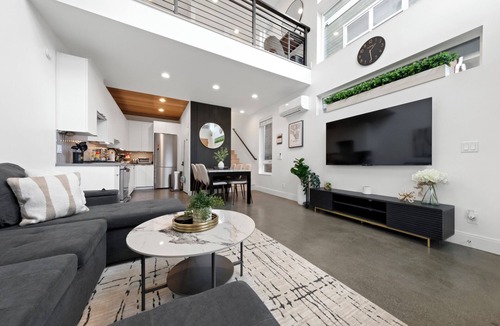 Lower Queen Anne House | Rooftop~Space Needle & Seattle Views~Walkable