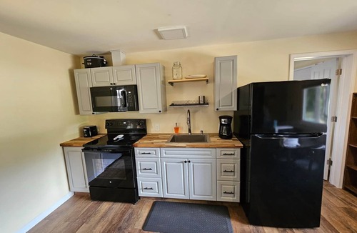 Wellston House | Rustic Hook Coho Suite