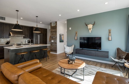 Downtown Bozeman Condo | Rustic Overlook- 30 day rental in the new Merin building in downtown Bozeman!