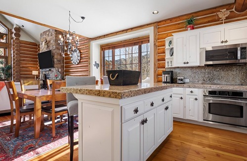 Victor Cabin | Rymell Cabin | Bronze Buffalo Ranch