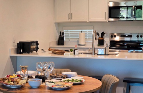 Downtown Salt Lake City House | Salt City Executive Townhome a Modern Central Retreat with 2 En Suite Bathrooms