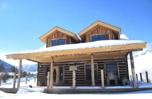 Gardiner House | Schoolhouse Cabin