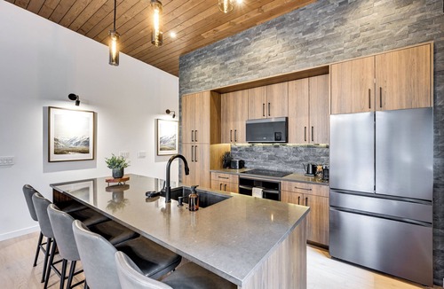Hyak House | Seattle 2026 Major international sporting event Luxury Mountain House