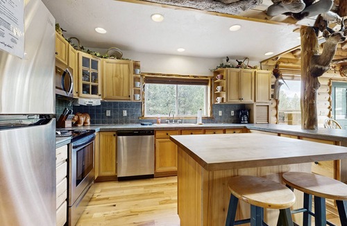 New Meadows House | Secluded hunting lodge with amazing mounted collection, deck & firepit - dogs OK