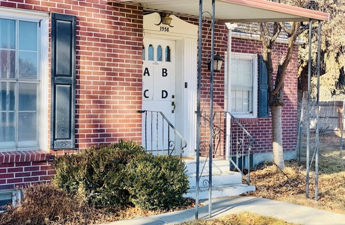 Burley Apartment | Second-Story Sunflower Suite: Near DFC Sites
