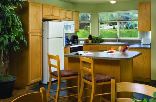 Harbor Village Condo | See all Bear Lake has to offer in this 1BD resort