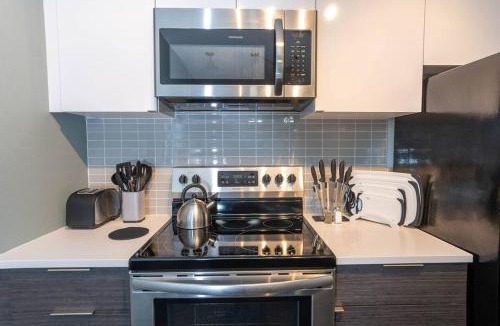 Hilltop Apartment | Self Check-in-washer-dryer-4ksmart Tv-king Bed-gym