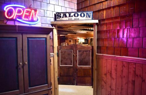 St. Anthony Hotel | Silver Horseshoe Inn
