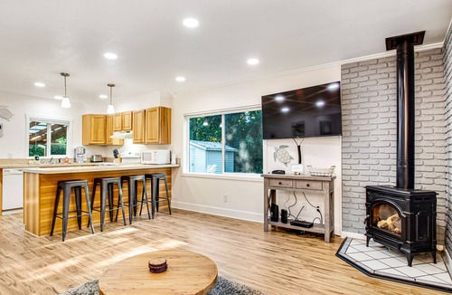 Ocean Park House | Single-level home with firepit & gas fireplace - walk to the beach, 3 dogs OK