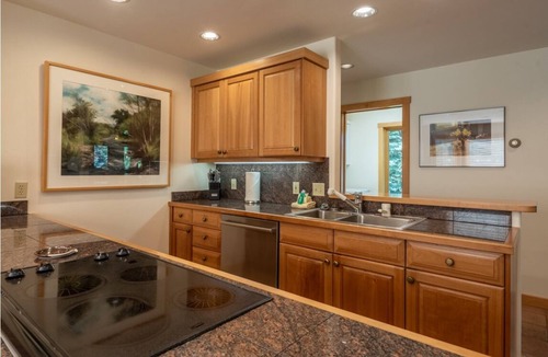 Sun Valley House | Ski bus stops at front door, court sports and indoor game room, bike path