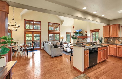 Tamarack Resort House | Ski in/out to Buttercup Chairlift, pet-friendly, garage